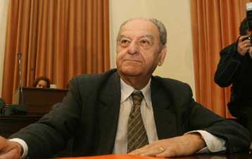 Στα ίχνη ύποπτων εμβασμάτων για τα ομόλογα η έρευνα του Γ.Ζορμπά