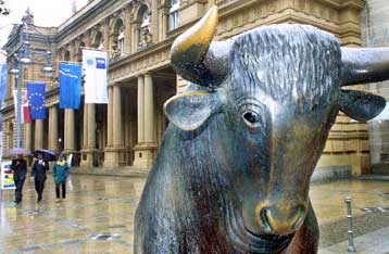 Ανάκαμψη στα ευρωπαϊκά χρηματιστήρια την Πέμπτη, σε υψηλό 6,5 ετών οι αγορές