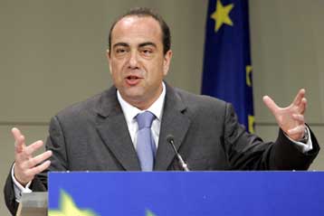 Τη συνδρομή της βιομηχανίας ζητά η ΕΕ στη μάχη κατά της παχυσαρκίας