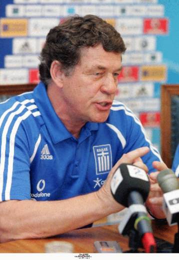 Στους παίκτες και τον κόσμο ποντάρει ο Ρεχάγκελ εν όψει Ουγγαρίας και Μολδαβίας