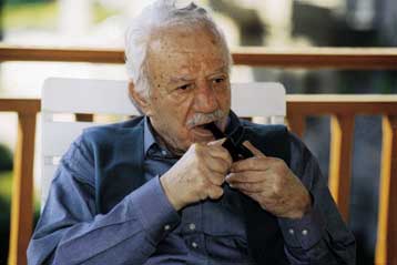 Εγκαίνια τη Δευτέρα για τη «Βιβλιοθήκη – Αρχείο Χαρίλαος Φλωράκης»