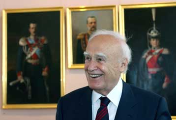 Συγκίνηση κατά την επίσκεψη Κ.Παπούλια στο Κρατικό Πανεπιστήμιο της Αγ.Πετρούπολης