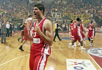 Ο Ολυμπιακός αντίπαλος του Παναθηναϊκού στον τελικό, 83-75 τον Αρη στο «Αλεξάνδρειο»