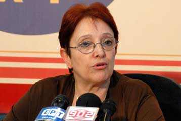 Επίθεση σε ΝΔ, ΠΑΣΟΚ και ΣΥΝ από την Αλέκα Παπαρήγα