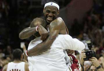 Το Κλίβελαντ θα είναι ο αντίπαλος του Σαν Αντόνιο στους τελικούς του NBA