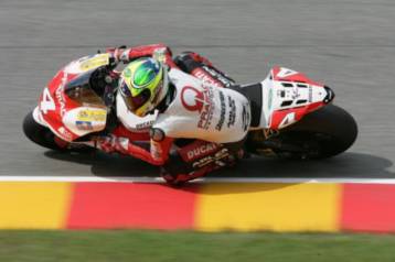 Νικητής για έκτη συνεχόμενη χρονιά στο GP της Ιταλίας ο Βαλεντίνο Ρόσι