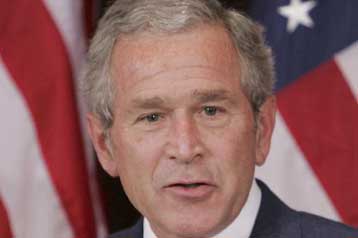 «Ο Ψυχρός Πόλεμος τελείωσε» απαντά ο Μπους στις προειδοποιήσεις Πούτιν