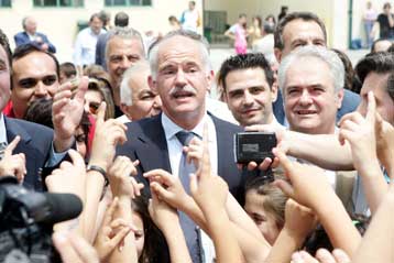 Κριτική Παπανδρέου στην κυβέρνηση για τα προβλήματα στην Παιδεία και τα σχολεία