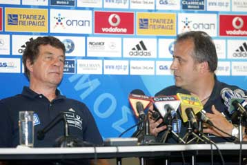 Δεν μας φοβίζει τίποτα, λέει ο Ρεχάγκελ και επαναφέρει Νικοπολίδη με Μολδαβία