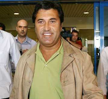 Στην Αθήνα ο Πεσέιρο, πλησιάζει και ο Αργεντινός αμυντικός Νίκολας Σάντσες