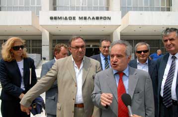 Εισαγγελική παρέμβαση για τις αυθαιρεσίες στην παραλιακή ζώνη