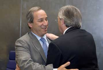 Πράσινο φως από το Eurogroup για έξοδο της Ελλάδας από την επιτήρηση