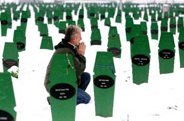 Μήνυση κατά Ολλανδίας και ΟΗΕ από συγγενείς θυμάτων της Σρμπρένιτσα