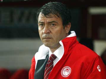 Καθησυχαστικός ο Λεμονής για τη μεταγραφική απραξία του Ολυμπιακού