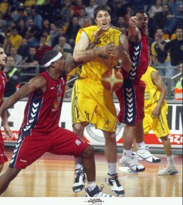 Συγκλονιστικό 84-82 και προβάδισμα του Αρη επί του Πανιωνίου στο μικρό τελικό