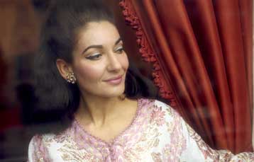 Μέσω ταχυδρομείου επεστράφη το κλεμμένο φόρεμα της Κάλλας