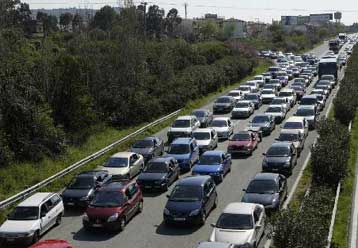 Σε αυξήσεις των ασφαλίστρων στα ΙΧ προχωρούν οι μικρές ασφαλιστικές εταιρείες