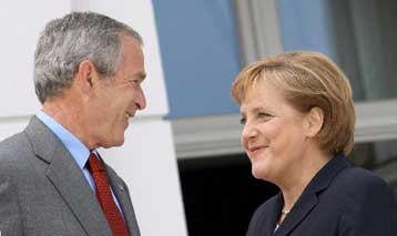 Συνεργασία για το κλίμα, αλλά με τους δικούς του όρους θέτει ο Μπους στην G8