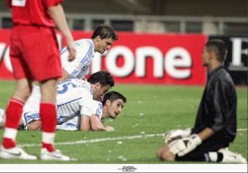 Ξεχάστε επιτέλους το Euro 2004, επαναλαμβάνει ο Ρεχάγκελ