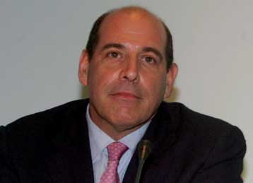 Εργαλείο πειθαρχίας η επιτήρηση της οικονομίας, λέει ο τέως πρόεδρος του ΣΕΒ