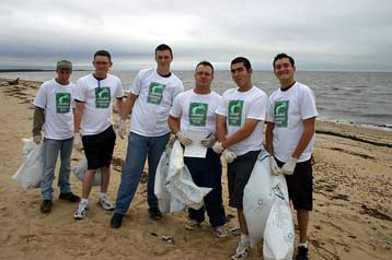 Γόπες τσιγάρων, το συχνότερο σκουπίδι στις ακτές