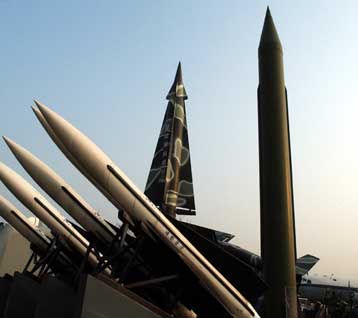 Αλλη μία δοκιμαστική εκτόξευση πυραύλων μικρού βεληνεκούς για τη Β.Κορέα