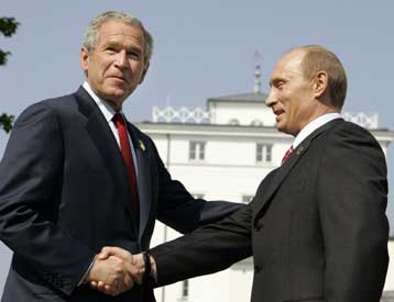 Στο Αζερμπαϊτζάν προτείνει ο Πούτιν να τοποθετηθεί η αντιπυραυλική ασπίδα