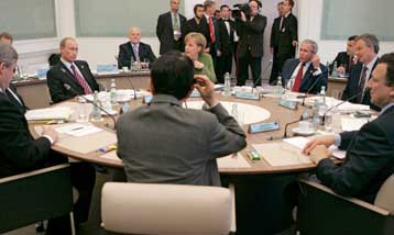 Αναβολή της ψηφοφορίας στον ΟΗΕ για το Κόσοβο φέρεται να συμφώνησαν οι ηγέτες της G8