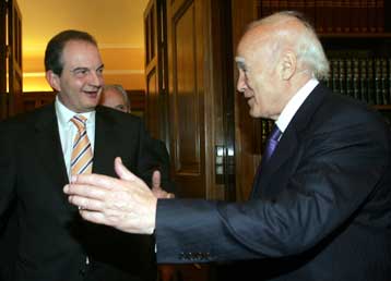 Το στίγμα των προθέσεών του, μετά την άρση της επιτήρησης, έδωσε ο Κ.Καραμανλής