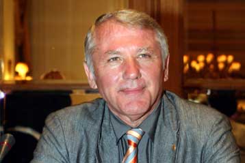 Ο Δημήτρης Νανόπουλος υποψήφιος διευθυντής του CERN