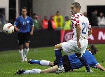 Στην Ντόρτμουντ ο Πέτριτς, για τον οποίο ενδιαφέρθηκε και ο Ολυμπιακός