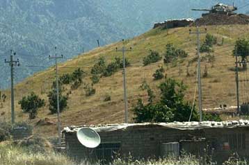 Τουρκικούς βομβαρδισμούς στο βόρειο Ιράκ καταγγέλλει η Βαγδάτη