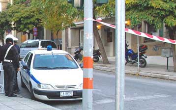 Προφυλακιστέοι οι τρεις που επιχείρησαν να κάψουν όχημα της Δημοτικής Αστυνομίας