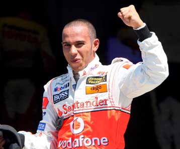 Πρώτη pole position στην καριέρα του Λιούις Χάμιλτον της McLaren