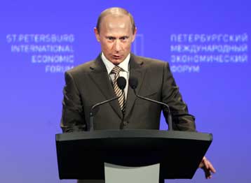 Να αντανακλούν οι διεθνείς οικονομικοί οργανισμοί τη νέα τάξη πραγμάτων ζητά ο Πούτιν