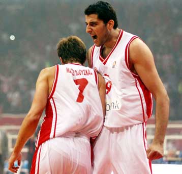 «Ζωντανός» ο Ολυμπιακός μετά το «θρίλερ» με τον Παναθηναϊκό στο ΣΕΦ