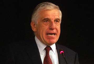 «Το ΠΑΣΟΚ δεν κερδίζει τις εκλογές μόνο με τα ομόλογα» λέει ο Γ.Παπαντωνίου