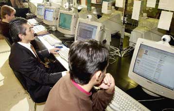 Με πρόστιμα απειλεί η ΕΕΤΤ τον ΟΤΕ για τις καθυστερήσεις στις συνδέσεις DSL