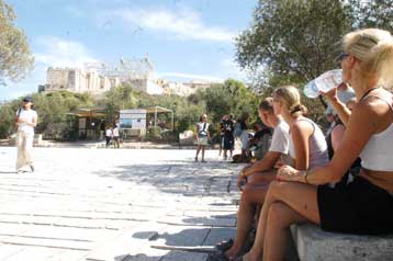 Ακριβή μου Ακρόπολη, λένε οι τουρίστες για τις τιμές στον αρχαιολογικό χώρο