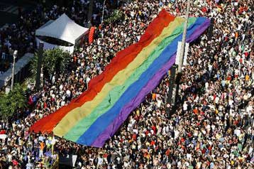 Με κρατική στήριξη και μαζική συμμετοχή η πορεία των ομοφυλοφίλων στη Βραζιλία