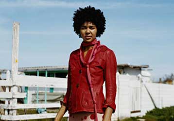 Ζωντανά στον Λυκαβηττό στις 26 Ιουνίου η τραγουδίστρια της έθνικ Ayo