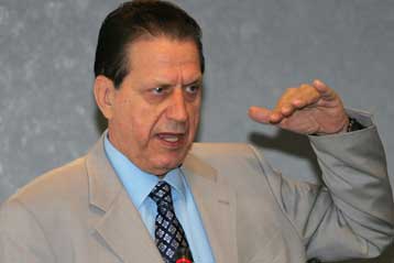 Το επίπεδο ασφαλείας στην Ελλάδα είναι καλό, λέει ο Βύρων Πολύδωρας