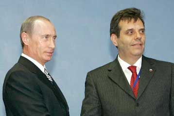 «Αηδιασμένοι» οι Σέρβοι από την αμερικανική πολιτική δήλωσε ο Κοστούνιτσα