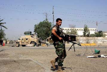 Με εκτέλεση απειλούνται 14 Ιρακινοί στρατιώτες και αστυνομικοί στο Ιράκ