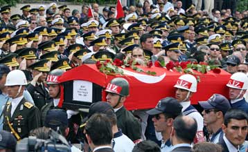 Σύσκεψη στην Αγκυρα για το Κουρδικό – Παύση των επιθέσεων ανακοίνωσε το ΡΚΚ