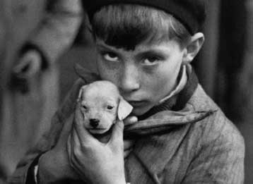 Έκθεση με εικόνες από τη ζωή του φωτογράφου Αντρέ Κερτέζ παρουσιάζεται στην Αθήνα