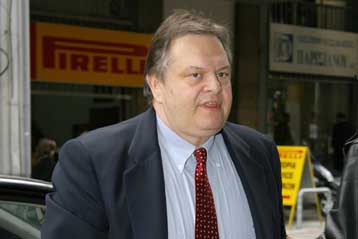 Καταγγελίες για «νόθευση» της απόφασης του Αρείου Πάγου για τους συμβασιούχους