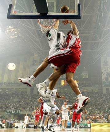 Το χέρι του Διαμαντίδη έσωσε τον Παναθηναϊκό που νίκησε τον Ολυμπιακό στην παράταση