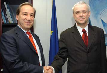 Υπέρ της παράτασης του εργασιακού βίου τάχθηκε ο αρμόδιος κοινοτικός επίτροπος