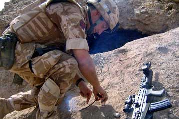 Αρνείται το Αφγανιστάν τις κατηγορίες των ΗΠΑ ότι το Ιράν οπλίζει τους Ταλιμπάν